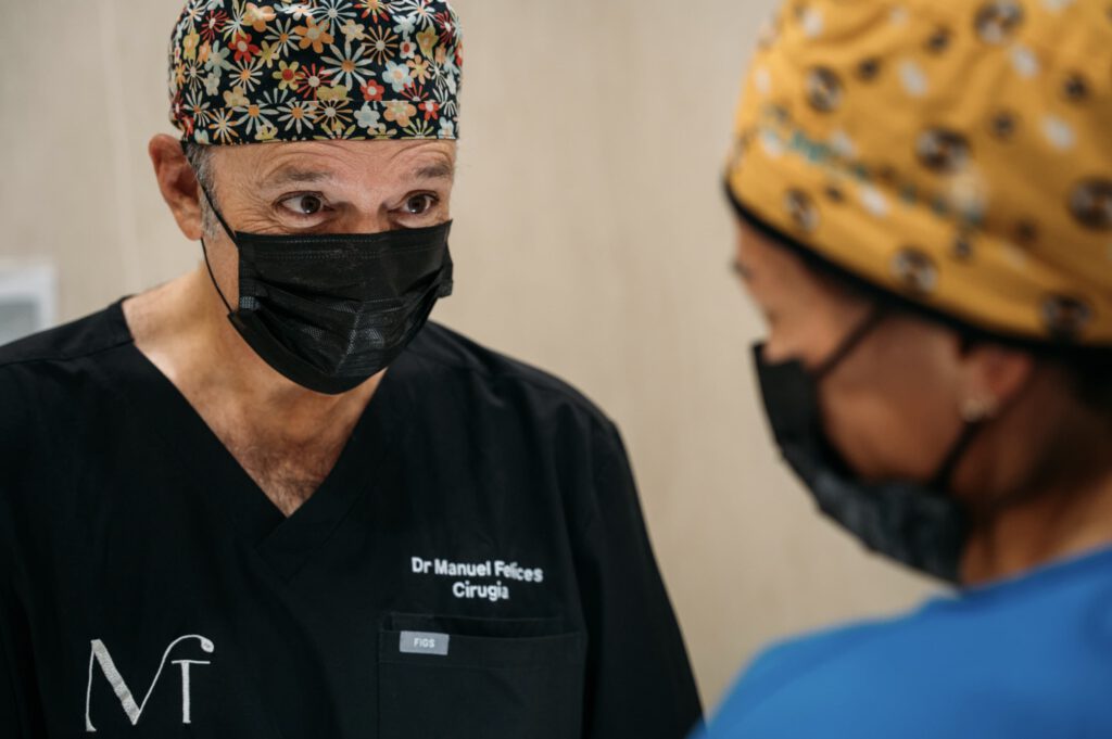 Dr. Manuel Felices Montes Especialista en Cirugía General y experto en Cirugía Endocrina. Especialista en Medicina Estética y Regenerativa.